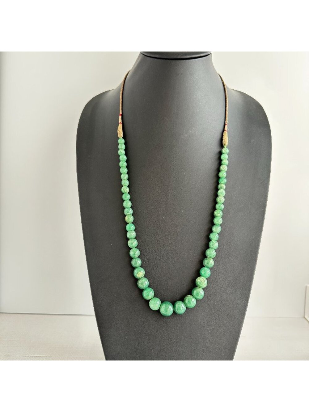 Vintage Graduated Green Jade Bead Necklace Asian Cord Closure